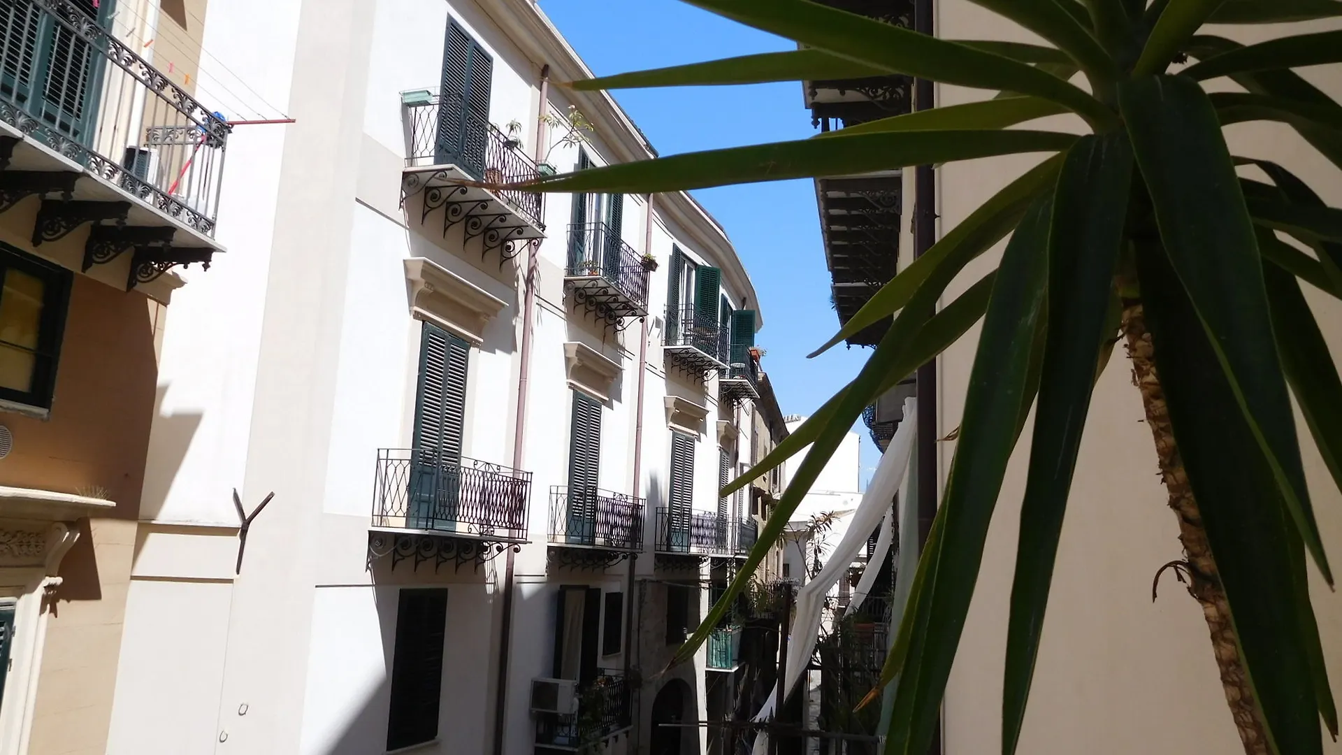 Guest house Ostello Exclusive Dependance Palermo